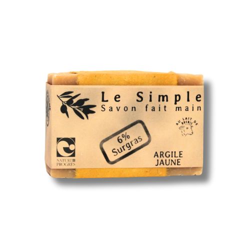 Savon artisanal au lait de brebis et argile jaune, fabriqué à la main en Occitanie